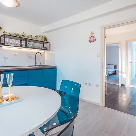 Diving In Apartment Split